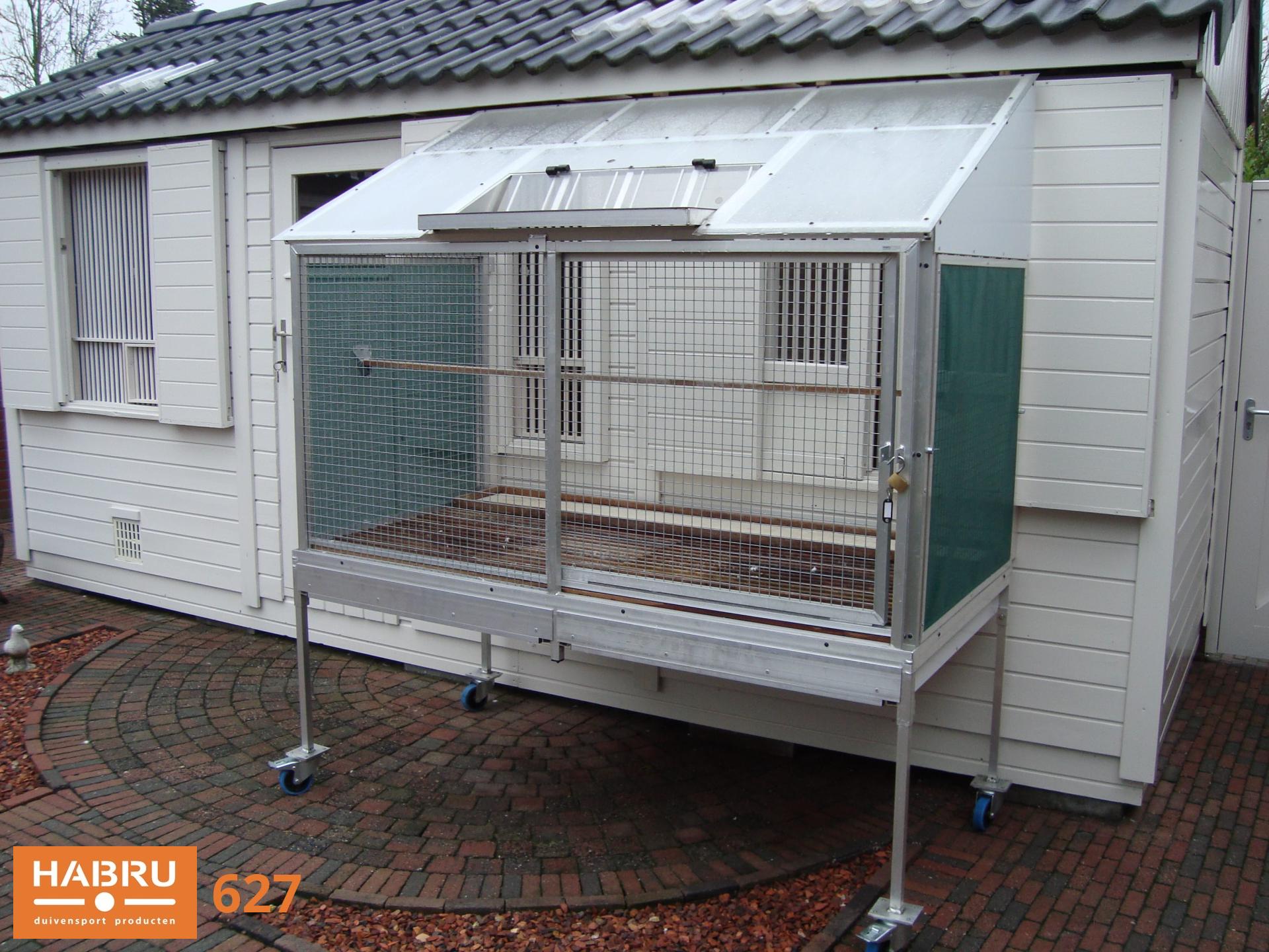 Foto 627: Frank en zijn duivenhok met ren 002.jpg