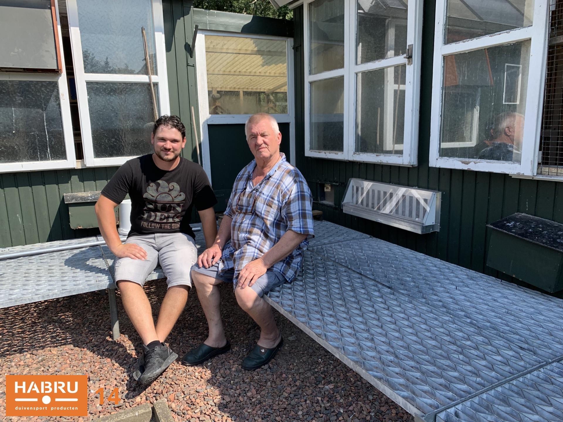 Foto 14: Jan van de Pasch en Ricardo Bolhoeve bij Habru drinkgoot